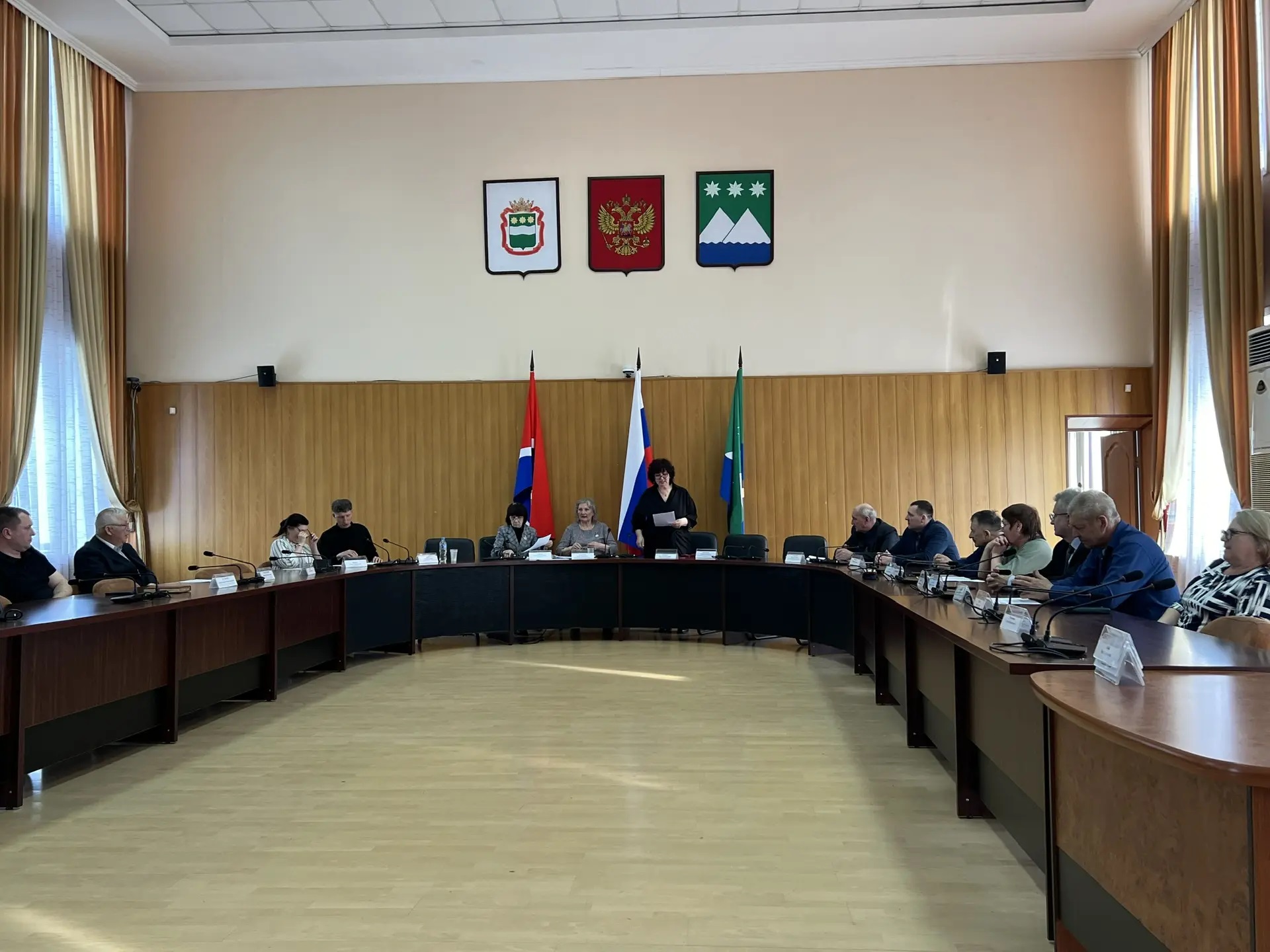 От контроля школьного питания до помощи семьям участников СВО: Общественный совет Белогорска подвел итоги 1-го квартала 