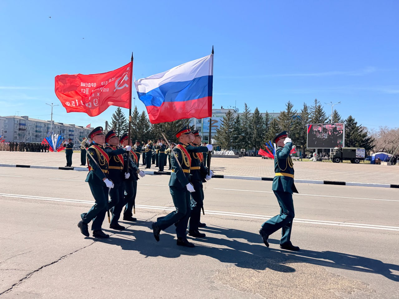 Военный парад к 81-й годовщине Великой Победы состоялся в Белогорске